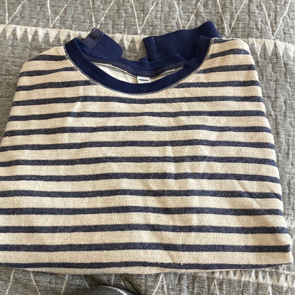 EUC Old Navy terry cloth sweatshirt